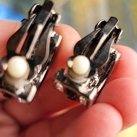 Vintage 1990s silver earrings, bold purple and clear crystal clip-ons - Picture 9 of 10